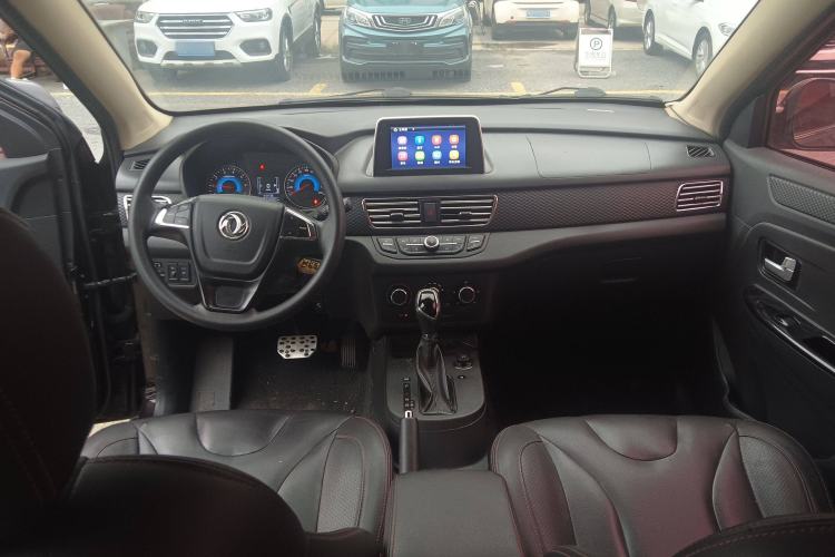 Used Dongfeng Fengon 370 2017 1.5L CVT Fashion Edition 7-Seater Center Console