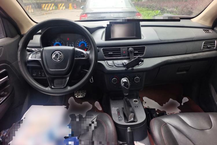 Used Dongfeng Fengon 370 2017 1.5L CVT Fashion Edition 7-Seater Center Console