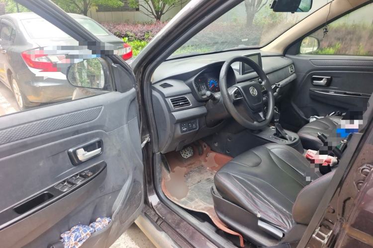 Used Dongfeng Fengon 370 2017 1.5L CVT Fashion Edition 7-Seater Driver Seat