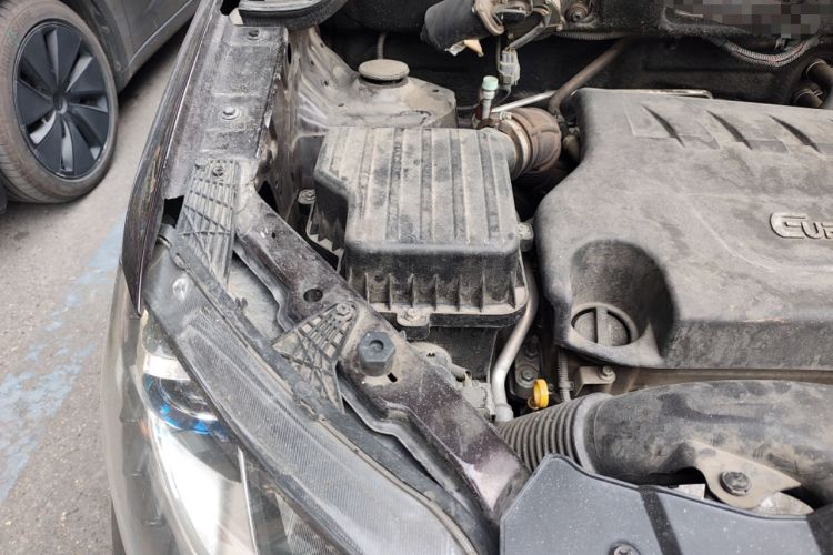 Used Dongfeng Fengon 370 2017 1.5L CVT Fashion Edition 7-Seater Engine Bay Right