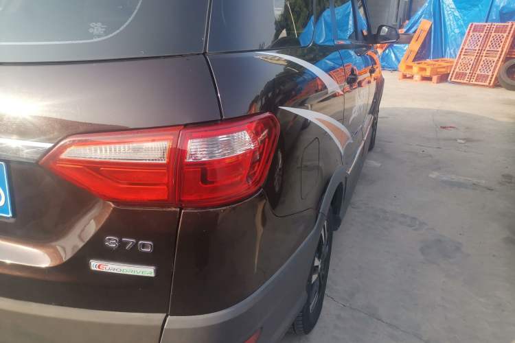 Used Dongfeng Fengon 370 2017 1.5L CVT Fashion Edition 7-Seater Exterior 6