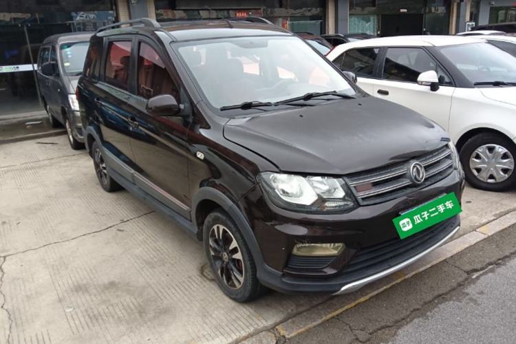 Used Dongfeng Fengon 370 2017 1.5L CVT Fashion Edition 7-Seater Front Right 45 Deg