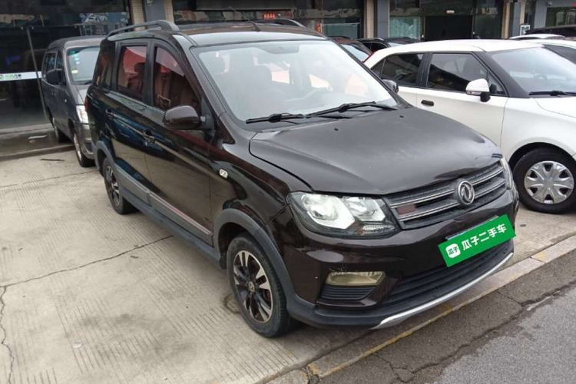 Used Dongfeng Fengon 370 2017 1.5L CVT Fashion Edition 7-Seater Front Right 45 Deg