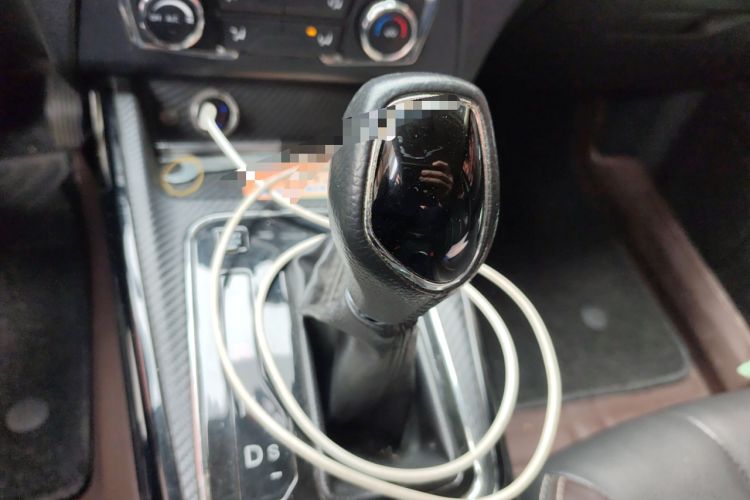 Used Dongfeng Fengon 370 2017 1.5L CVT Fashion Edition 7-Seater Gear Lever