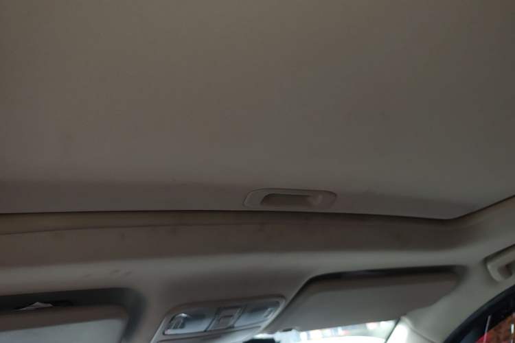 Used Dongfeng Fengon 370 2017 1.5L CVT Fashion Edition 7-Seater Headliner