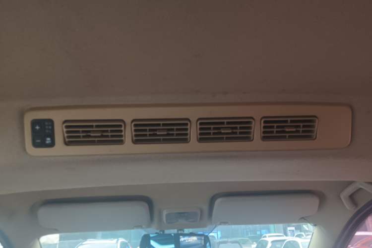 Used Dongfeng Fengon 370 2017 1.5L CVT Fashion Edition 7-Seater Headliner