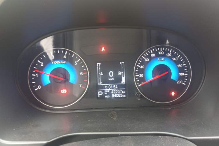 Used Dongfeng Fengon 370 2017 1.5L CVT Fashion Edition 7-Seater Instrument Cluster