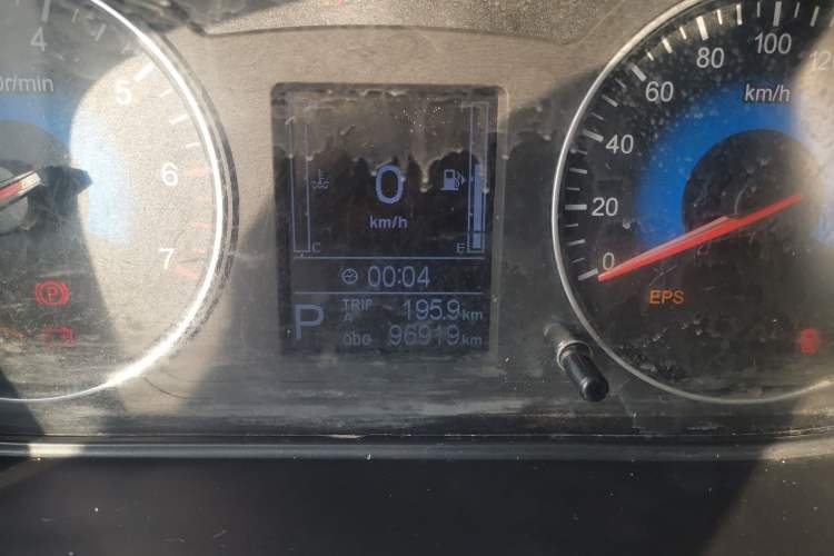 Used Dongfeng Fengon 370 2017 1.5L CVT Fashion Edition 7-Seater Instrument Cluster