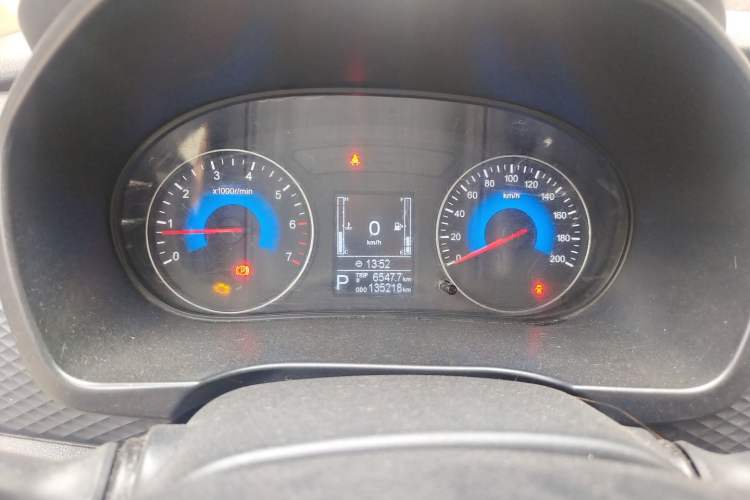 Used Dongfeng Fengon 370 2017 1.5L CVT Fashion Edition 7-Seater Instrument Cluster