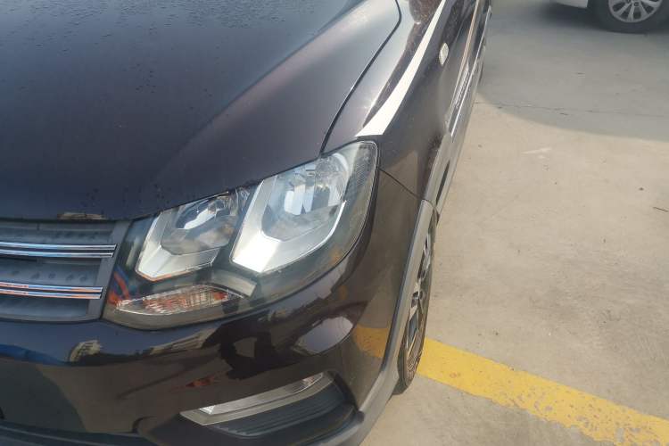 Used Dongfeng Fengon 370 2017 1.5L CVT Fashion Edition 7-Seater Left Front Headlight