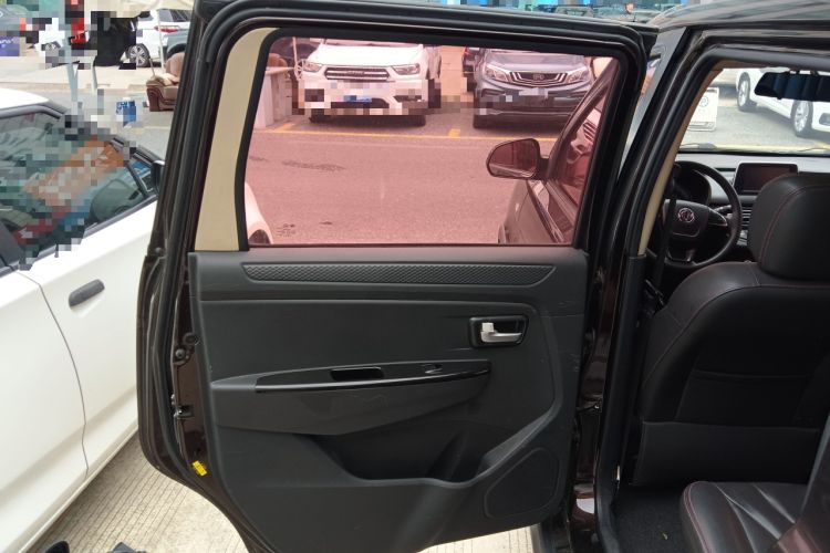 Used Dongfeng Fengon 370 2017 1.5L CVT Fashion Edition 7-Seater Left Rear Door Interior