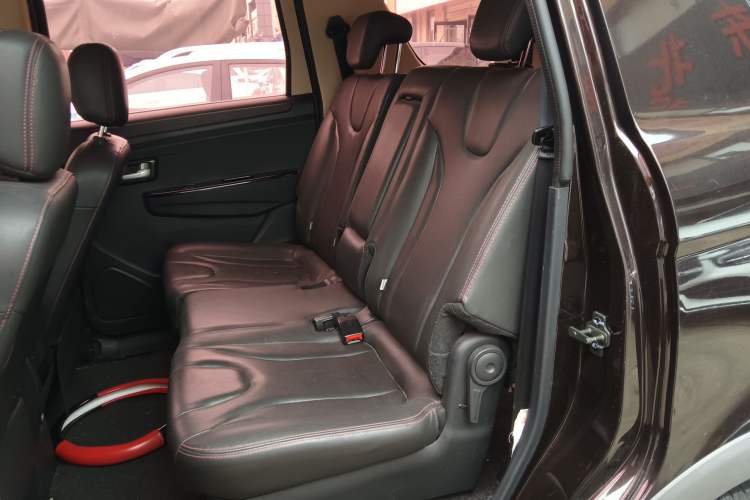 Used Dongfeng Fengon 370 2017 1.5L CVT Fashion Edition 7-Seater Left Rear Seat