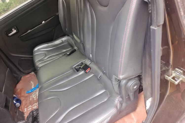Used Dongfeng Fengon 370 2017 1.5L CVT Fashion Edition 7-Seater Left Rear Seat