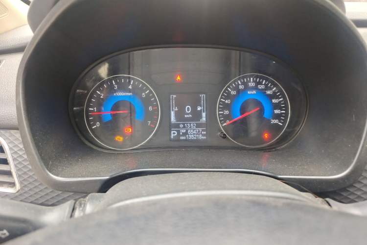 Used Dongfeng Fengon 370 2017 1.5L CVT Fashion Edition 7-Seater Odometer Close Up