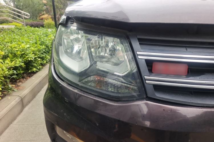 Used Dongfeng Fengon 370 2017 1.5L CVT Fashion Edition 7-Seater Right Front Headlight