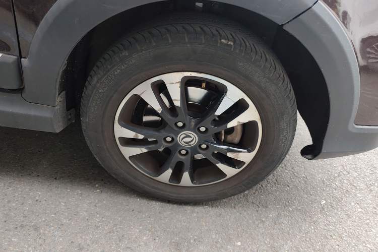 Used Dongfeng Fengon 370 2017 1.5L CVT Fashion Edition 7-Seater Right Front Wheel Hub