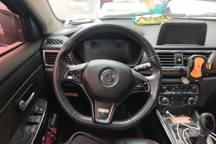 Used Dongfeng Fengon 370 2017 1.5L CVT Fashion Edition 7-Seater Steering Wheel