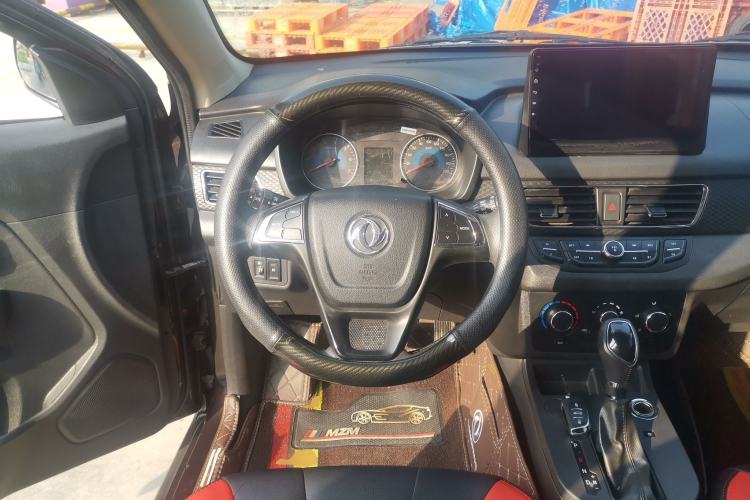 Used Dongfeng Fengon 370 2017 1.5L CVT Fashion Edition 7-Seater Steering Wheel