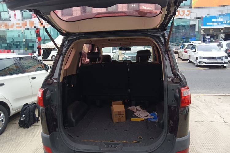 Used Dongfeng Fengon 370 2017 1.5L CVT Fashion Edition 7-Seater Trunk