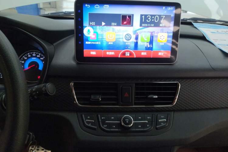 Used Dongfeng Fengon 370 2017 1.5L CVT Fashion Edition 7-Seater Audio And AC Panel