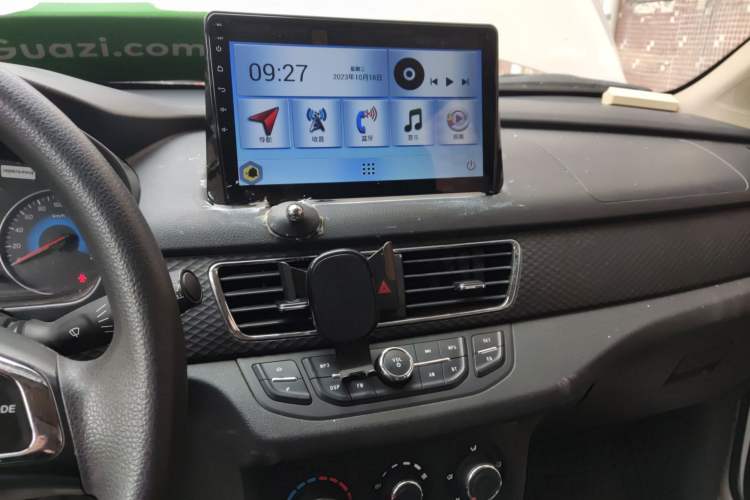 Used Dongfeng Fengon 370 2017 1.5L CVT Fashion Edition 7-Seater Audio And AC Panel