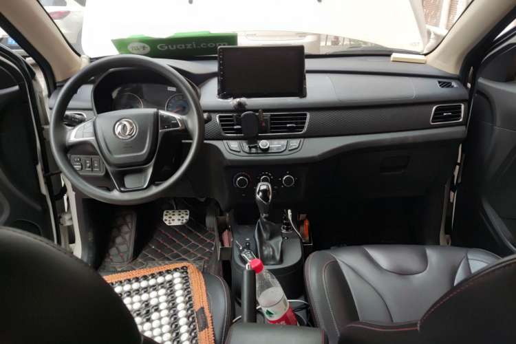 Used Dongfeng Fengon 370 2017 1.5L CVT Fashion Edition 7-Seater Center Console