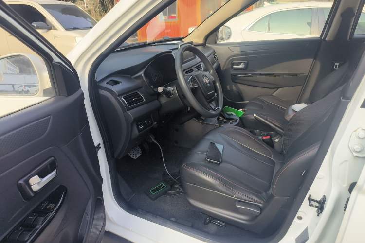 Used Dongfeng Fengon 370 2017 1.5L CVT Fashion Edition 7-Seater Driver Seat