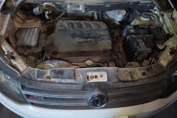 Used Dongfeng Fengon 370 2017 1.5L CVT Fashion Edition 7-Seater Engine Bay