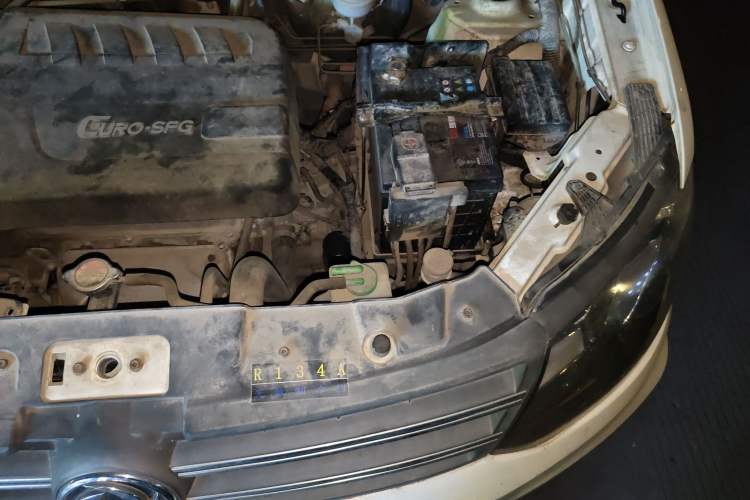 Used Dongfeng Fengon 370 2017 1.5L CVT Fashion Edition 7-Seater Engine Bay Left
