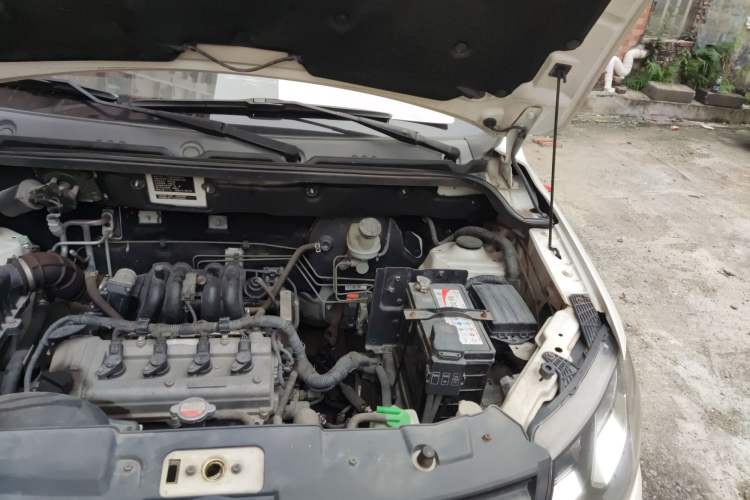 Used Dongfeng Fengon 370 2017 1.5L CVT Fashion Edition 7-Seater Engine Bay Left