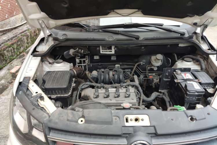 Used Dongfeng Fengon 370 2017 1.5L CVT Fashion Edition 7-Seater Engine Bay Right