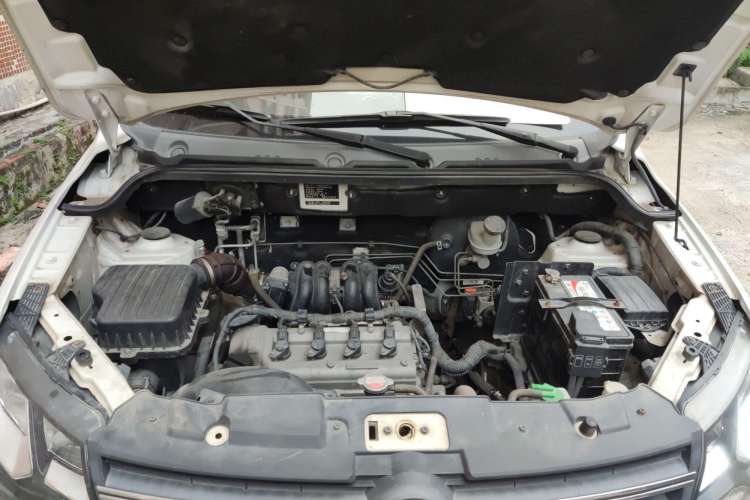 Used Dongfeng Fengon 370 2017 1.5L CVT Fashion Edition 7-Seater Engine Bay