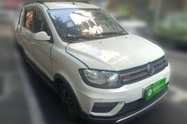 Used Dongfeng Fengon 370 2017 1.5L CVT Fashion Edition 7-Seater Front Right 45 Deg