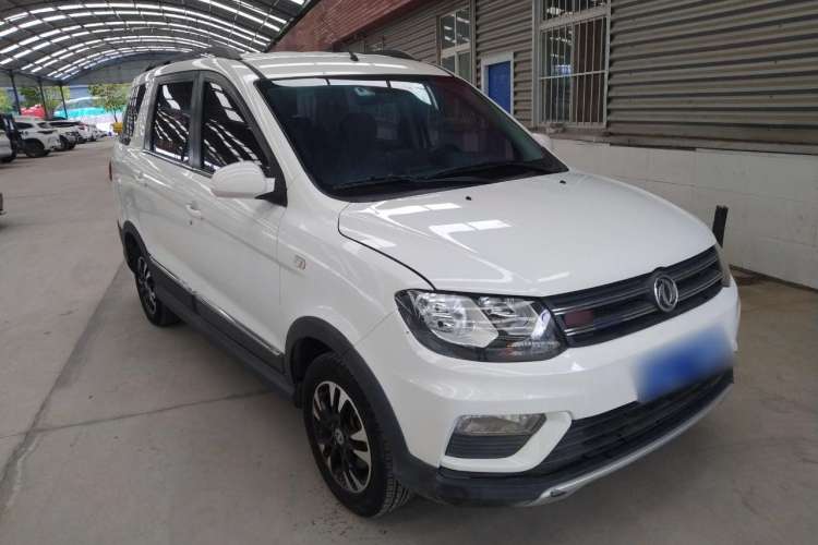 Used Dongfeng Fengon 370 2017 1.5L CVT Fashion Edition 7-Seater Front Right 45 Deg