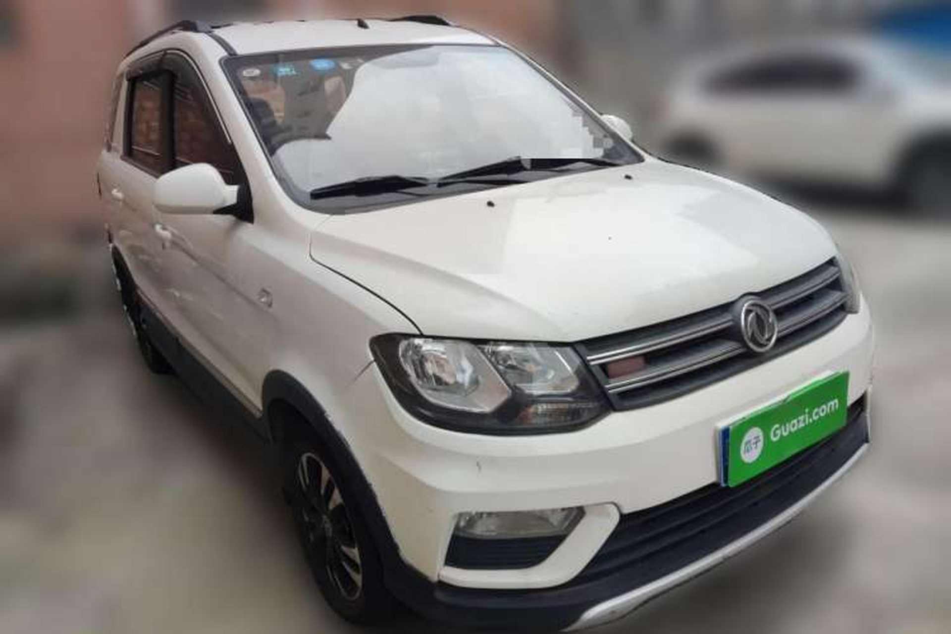 Used Dongfeng Fengon 370 2017 1.5L CVT Fashion Edition 7-Seater Front Right 45 Deg