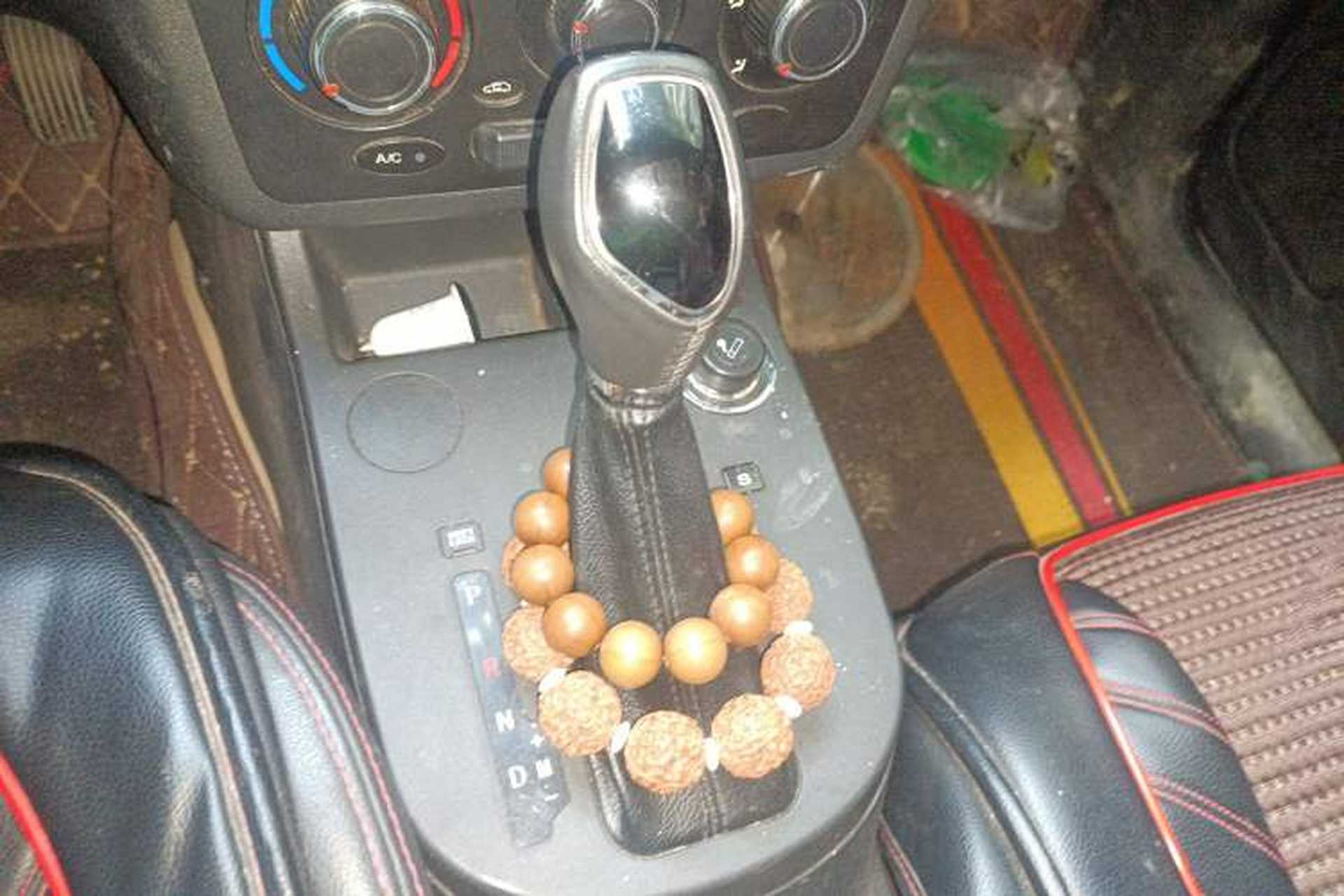 Used Dongfeng Fengon 370 2017 1.5L CVT Fashion Edition 7-Seater Gear Lever