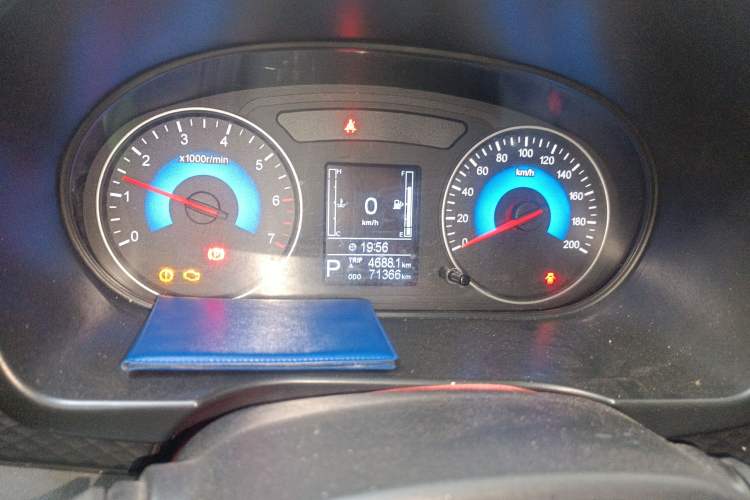 Used Dongfeng Fengon 370 2017 1.5L CVT Fashion Edition 7-Seater Instrument Cluster