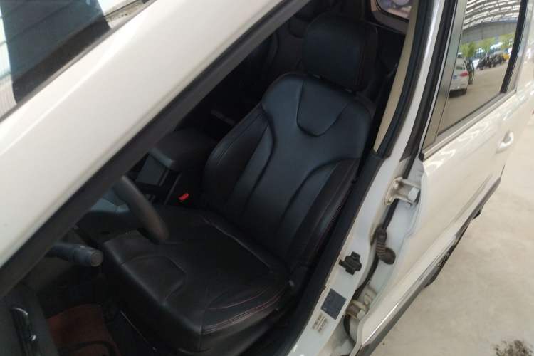 Used Dongfeng Fengon 370 2017 1.5L CVT Fashion Edition 7-Seater Left Front Seat
