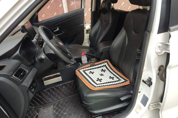 Used Dongfeng Fengon 370 2017 1.5L CVT Fashion Edition 7-Seater Left Front Seat