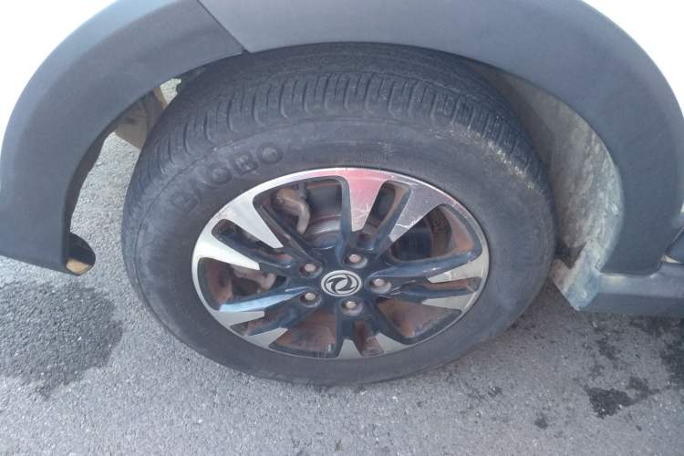 Used Dongfeng Fengon 370 2017 1.5L CVT Fashion Edition 7-Seater Left Front Wheel Hub
