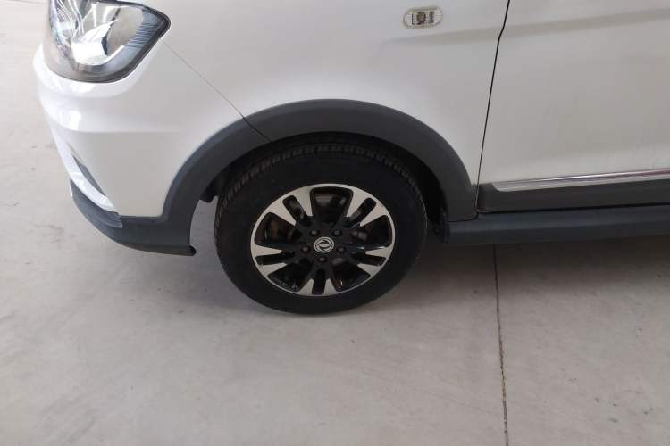 Used Dongfeng Fengon 370 2017 1.5L CVT Fashion Edition 7-Seater Left Front Wheel Hub