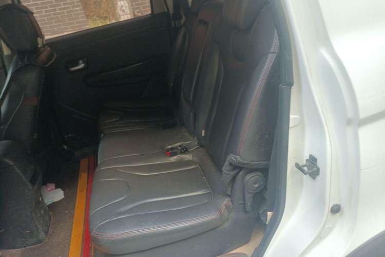 Used Dongfeng Fengon 370 2017 1.5L CVT Fashion Edition 7-Seater Left Rear Seat