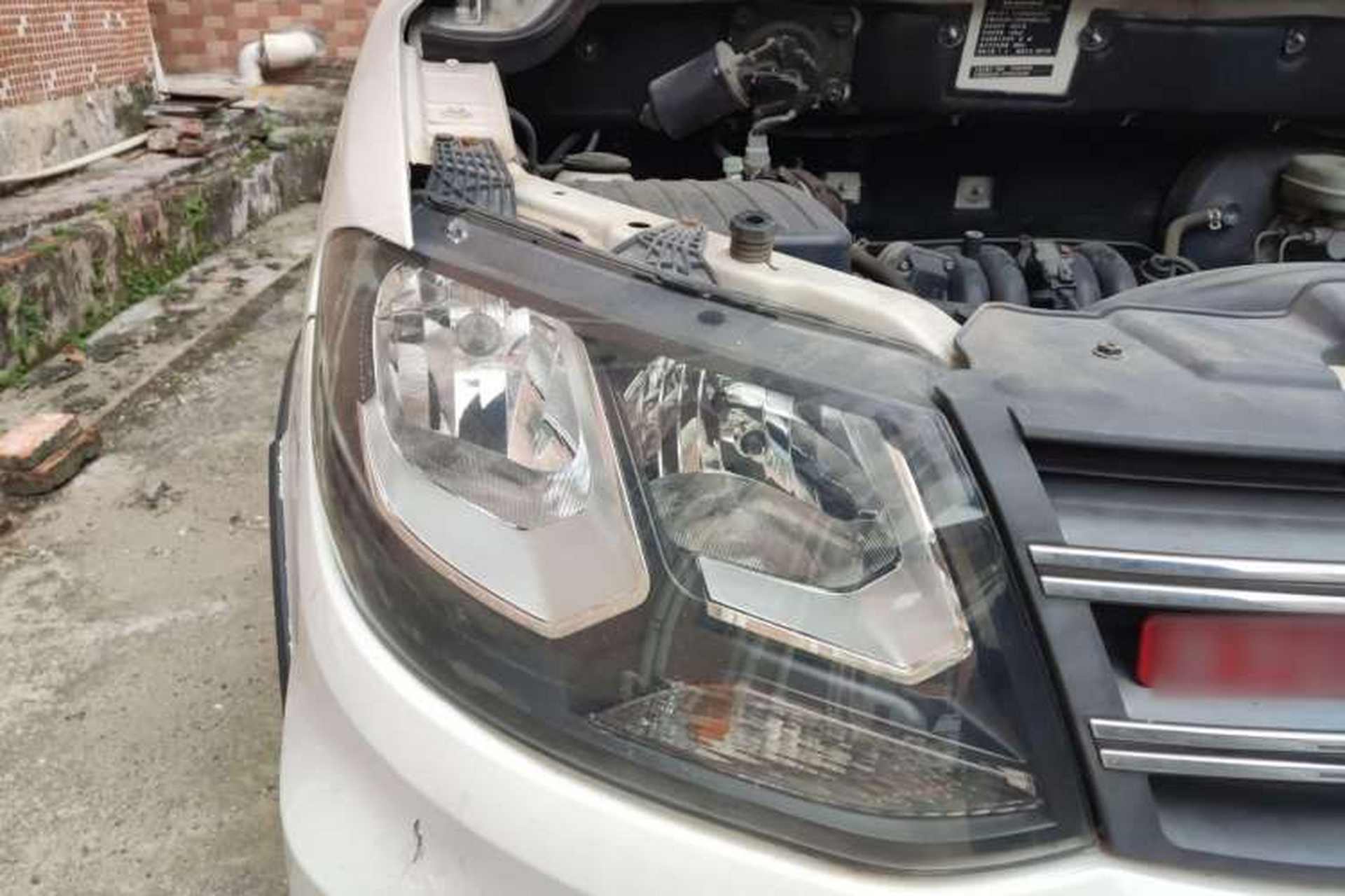 Used Dongfeng Fengon 370 2017 1.5L CVT Fashion Edition 7-Seater Right Front Headlight