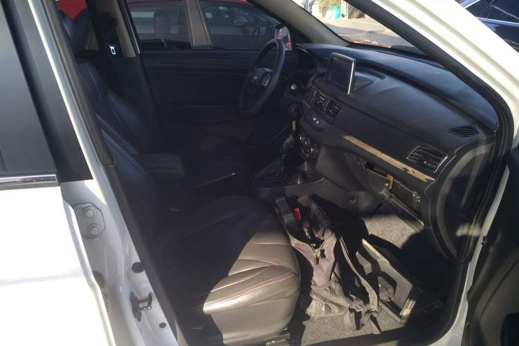Used Dongfeng Fengon 370 2017 1.5L CVT Fashion Edition 7-Seater Right Front Seat