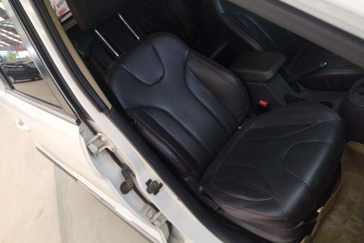 Used Dongfeng Fengon 370 2017 1.5L CVT Fashion Edition 7-Seater Right Front Seat
