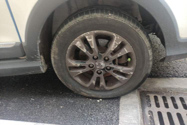Used Dongfeng Fengon 370 2017 1.5L CVT Fashion Edition 7-Seater Right Front Wheel Hub