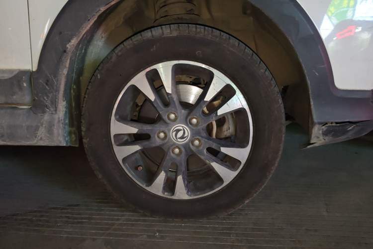 Used Dongfeng Fengon 370 2017 1.5L CVT Fashion Edition 7-Seater Right Front Wheel Hub