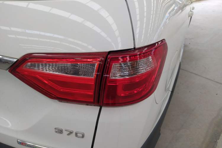 Used Dongfeng Fengon 370 2017 1.5L CVT Fashion Edition 7-Seater Right Rear Taillight