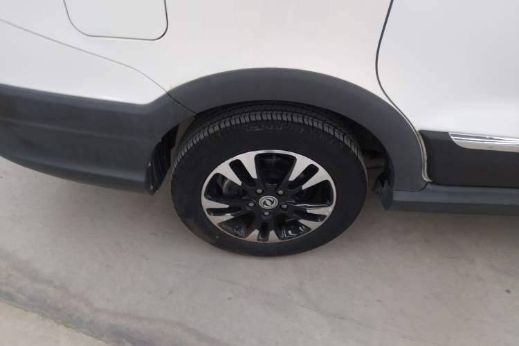 Used Dongfeng Fengon 370 2017 1.5L CVT Fashion Edition 7-Seater Right Rear Wheel Hub