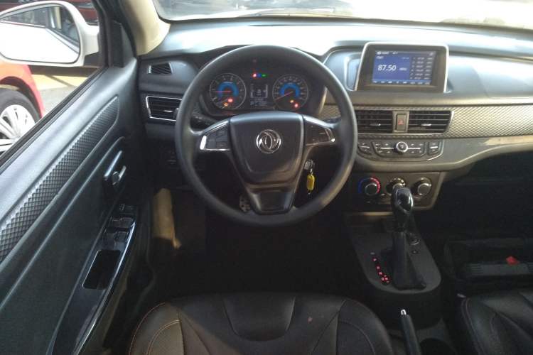 Used Dongfeng Fengon 370 2017 1.5L CVT Fashion Edition 7-Seater Steering Wheel